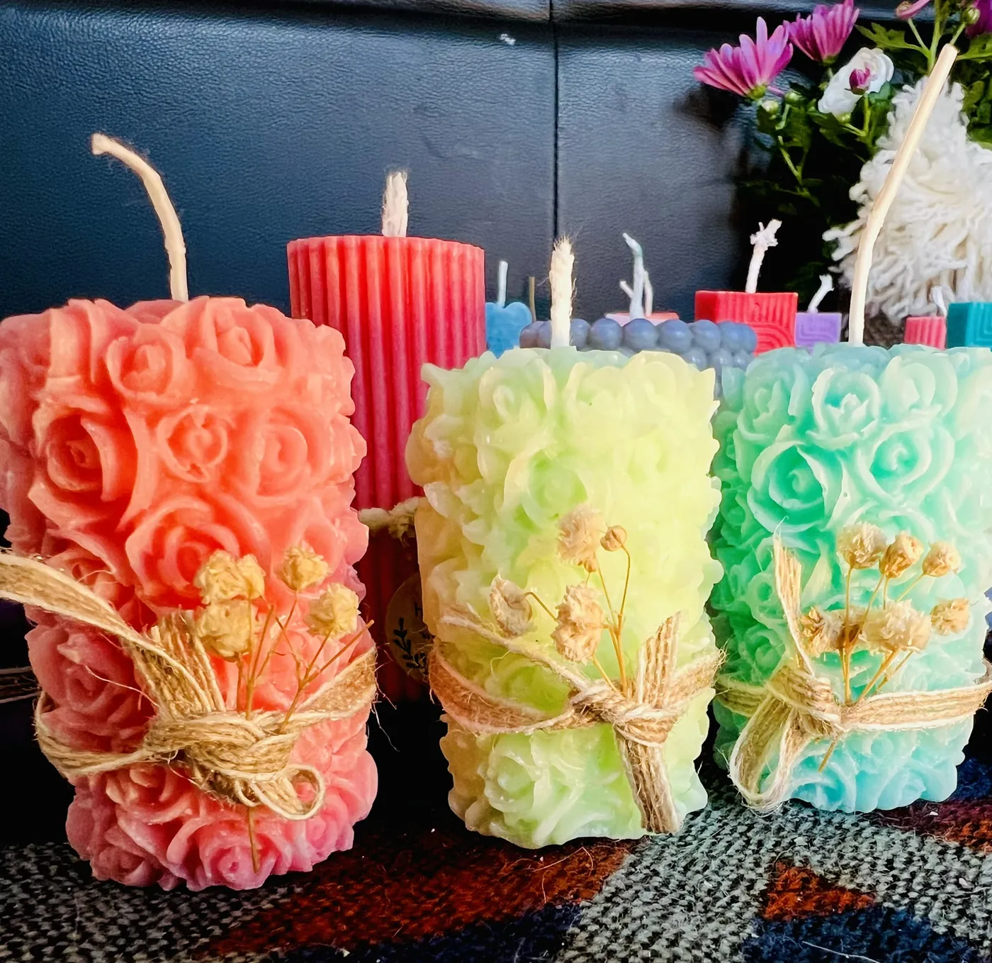 Rosemønstrede dekorative lys